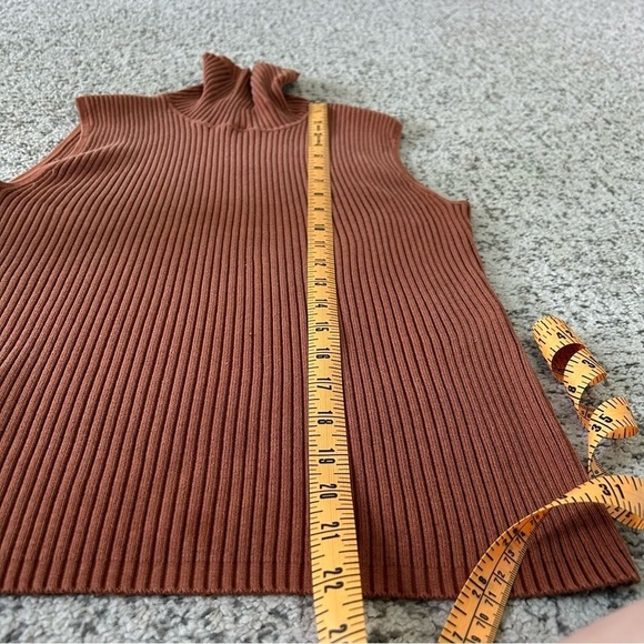 Chico’s Brown Silk Sleeveless Turtleneck Blouse Size Medium - Picture 10 of 10